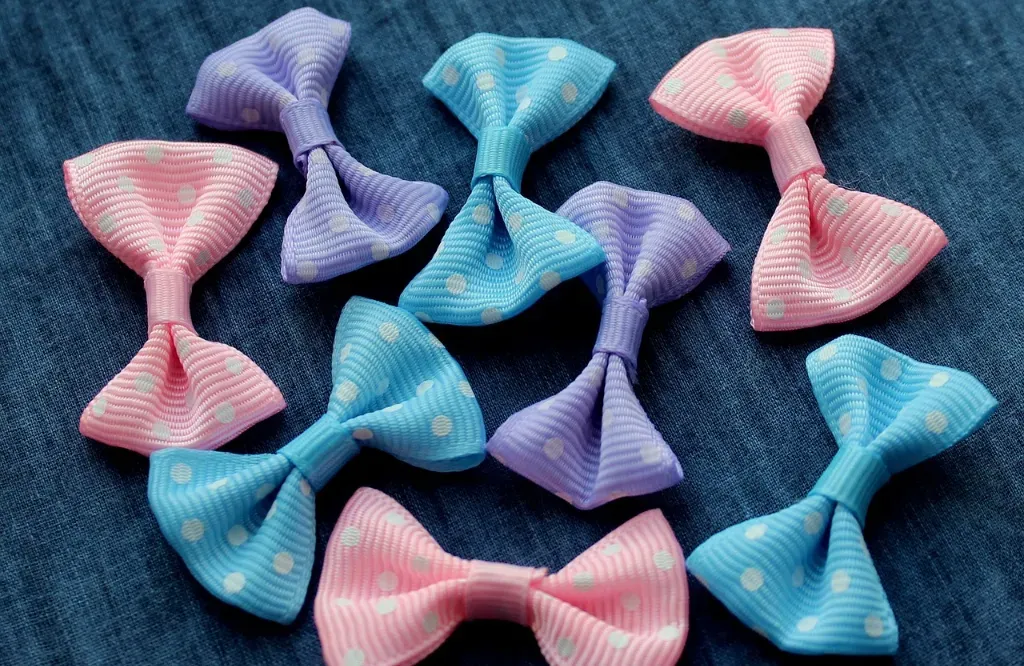 Jak zawiązać kokardę na sukience